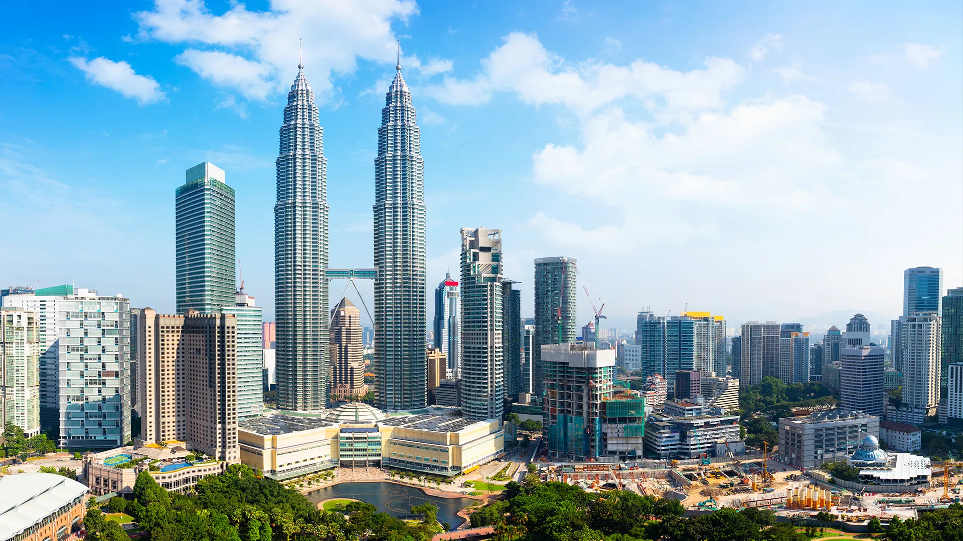 5D / 4N Malaysia Tour Package